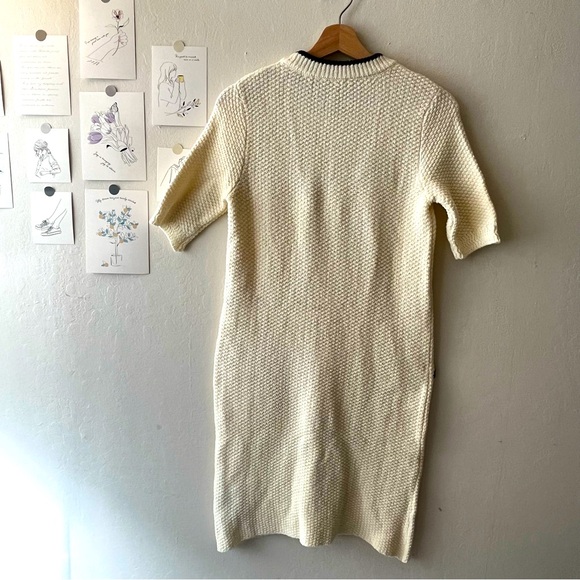 Women’s Creamy white knitted dress, Chanel style, with pockets - Picture 7 of 7